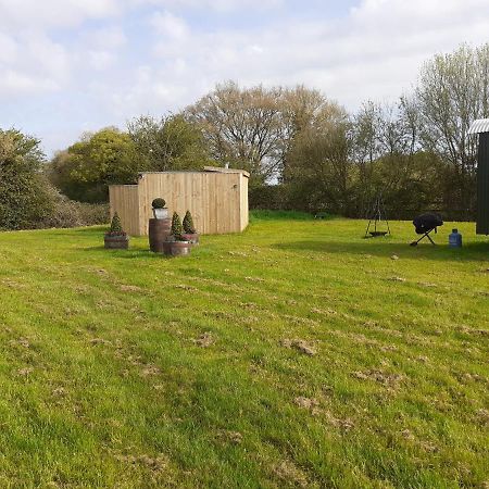 Villa Glamping At The Retreat Wiltshire Is Rural Bliss à Chippenham  Extérieur photo