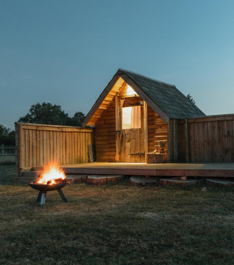 Villa Glamping At The Retreat Wiltshire Is Rural Bliss à Chippenham  Extérieur photo