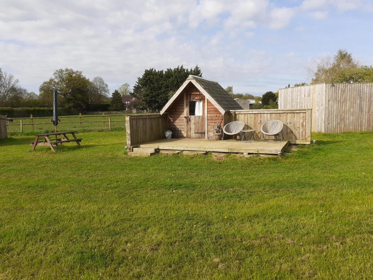 Villa Glamping At The Retreat Wiltshire Is Rural Bliss à Chippenham  Extérieur photo