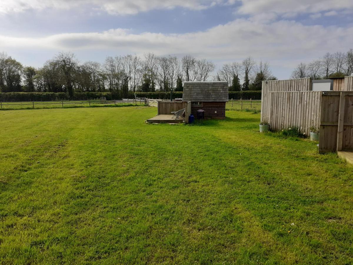Villa Glamping At The Retreat Wiltshire Is Rural Bliss à Chippenham  Extérieur photo